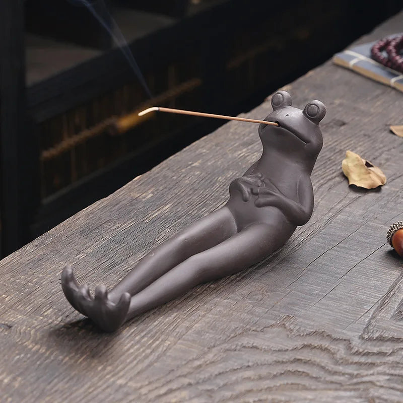 Porte Encens Grenouille en Argile Violette